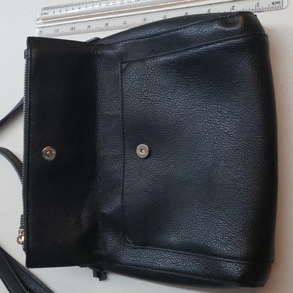 Liz Claiborne purse - Picture 3 of 6